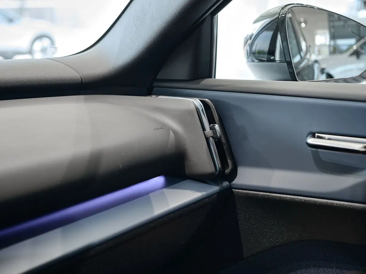 Volvo EX30 nuova a Prato (15)