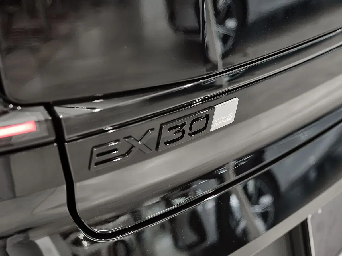 Volvo EX30 nuova a Prato (5)