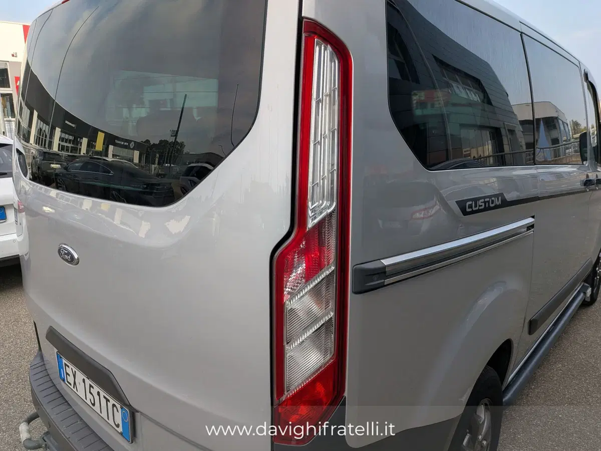 Ford Tourneo Custom usata a Cremona (18)