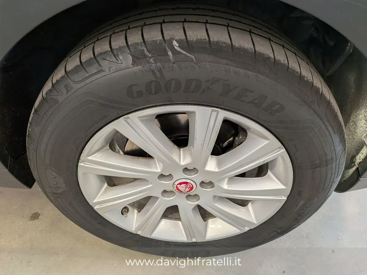 Jaguar E-Pace usata a Cremona (11)