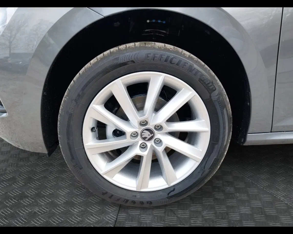 Skoda Kamiq nuova a Ravenna (9)