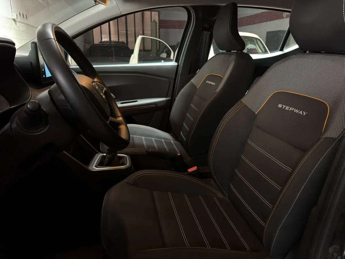 Dacia Sandero usata a Milano (15)