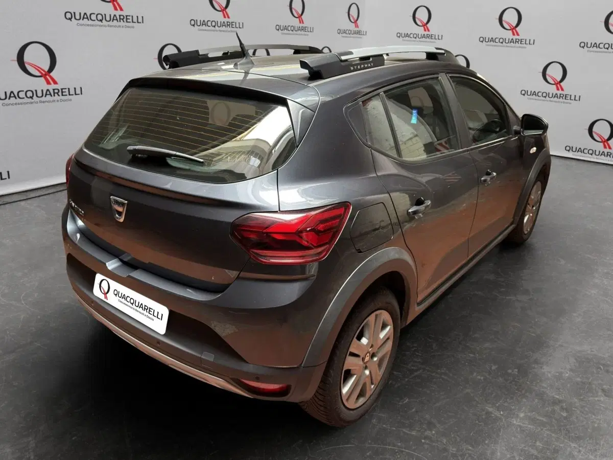 Dacia Sandero usata a Milano (5)