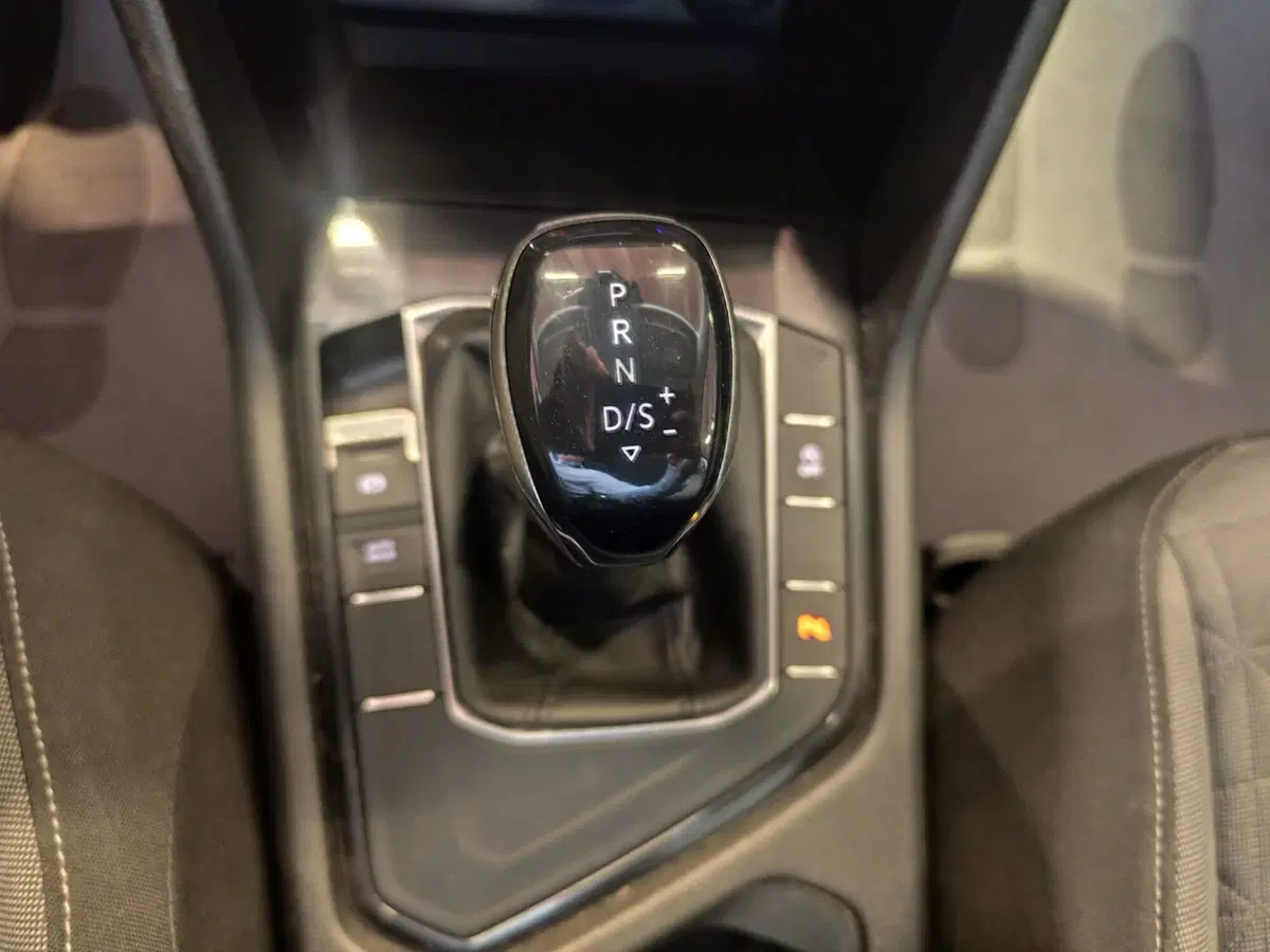 Volkswagen Tiguan usata a Milano (15)