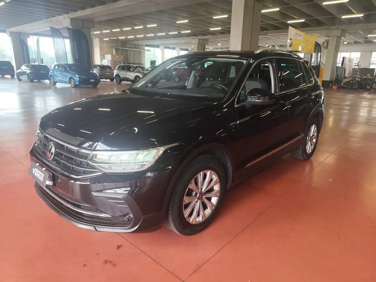 Volkswagen Tiguan usata a Milano (2)
