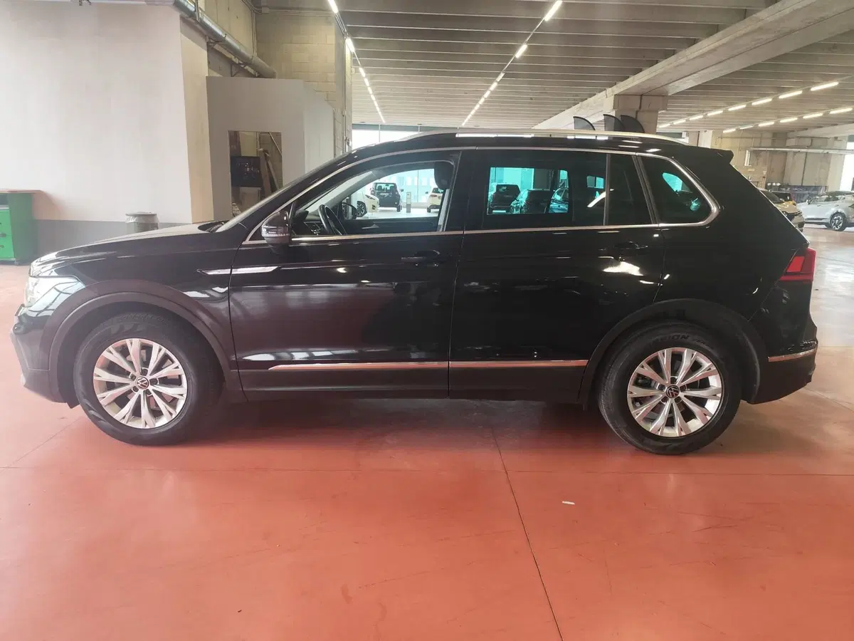 Volkswagen Tiguan usata a Milano (3)