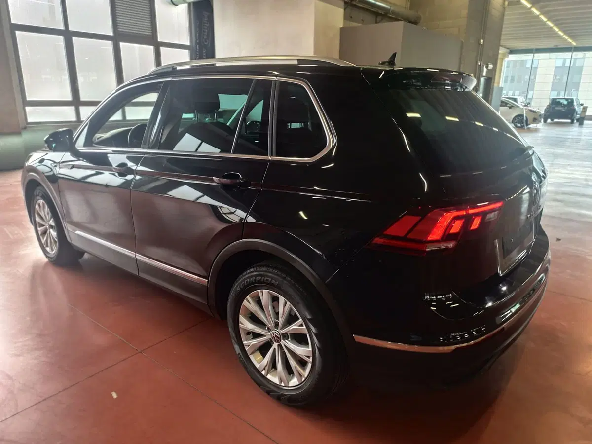 Volkswagen Tiguan usata a Milano (4)