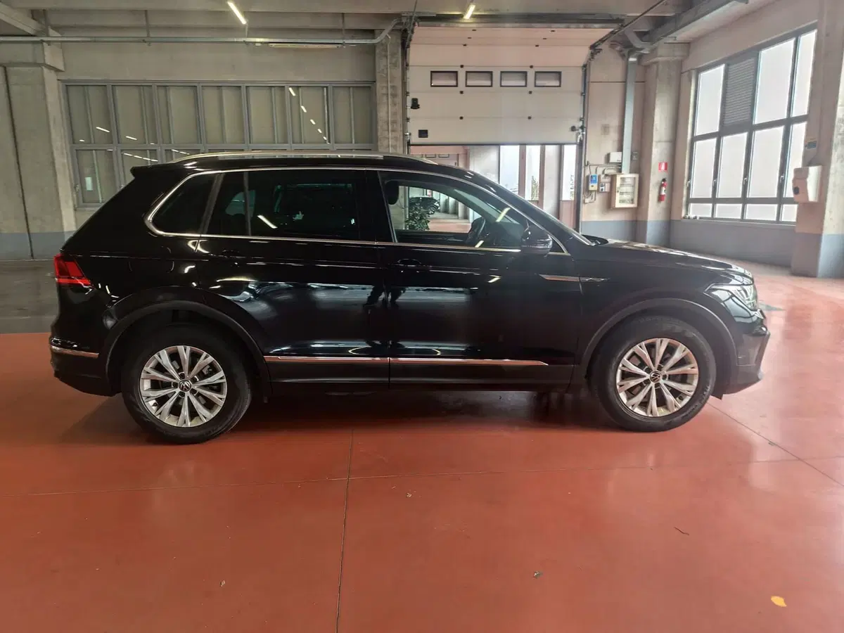 Volkswagen Tiguan usata a Milano (7)