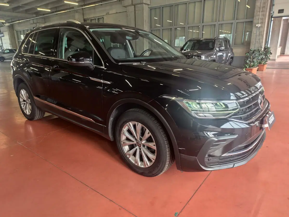 Volkswagen Tiguan usata a Milano (8)