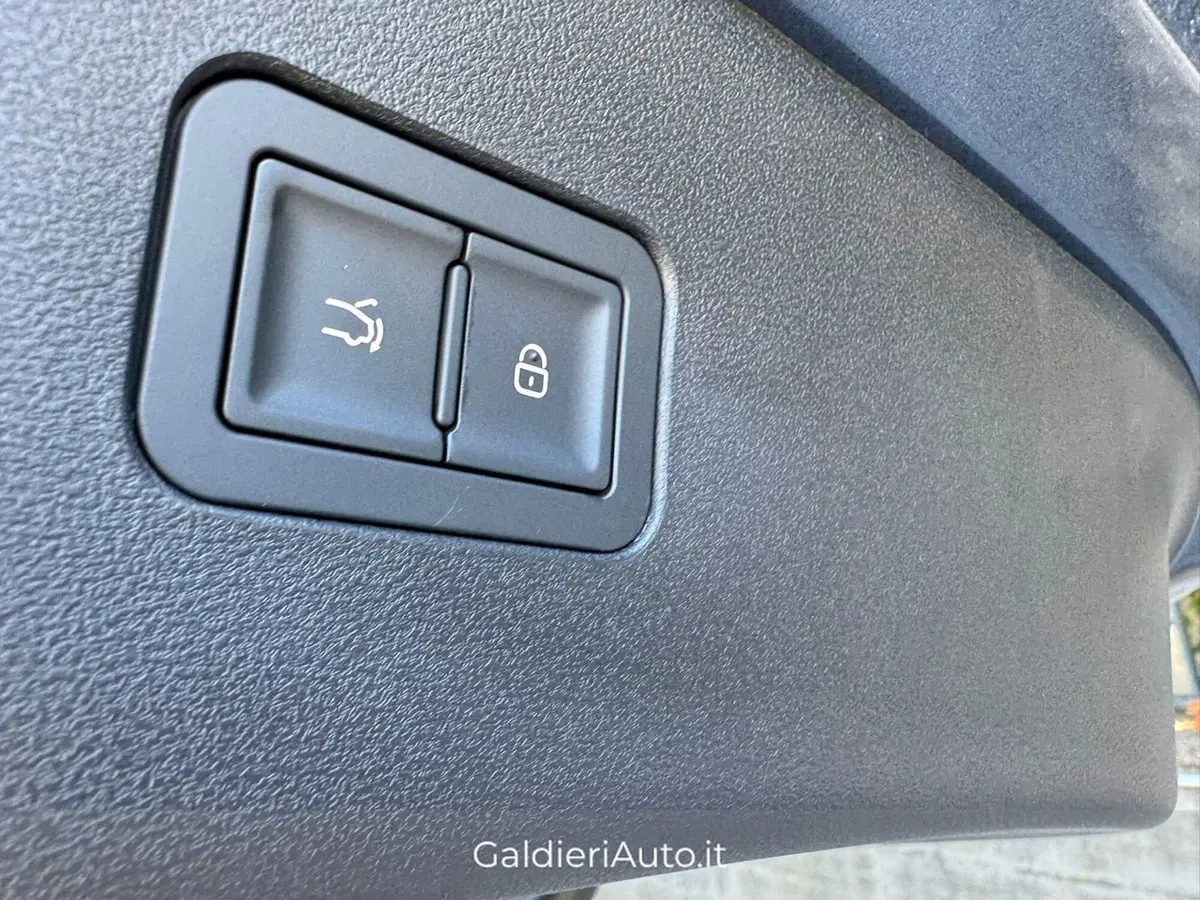 Byd Seal 6 DM-i Station Wagon nuova a Salerno (15)