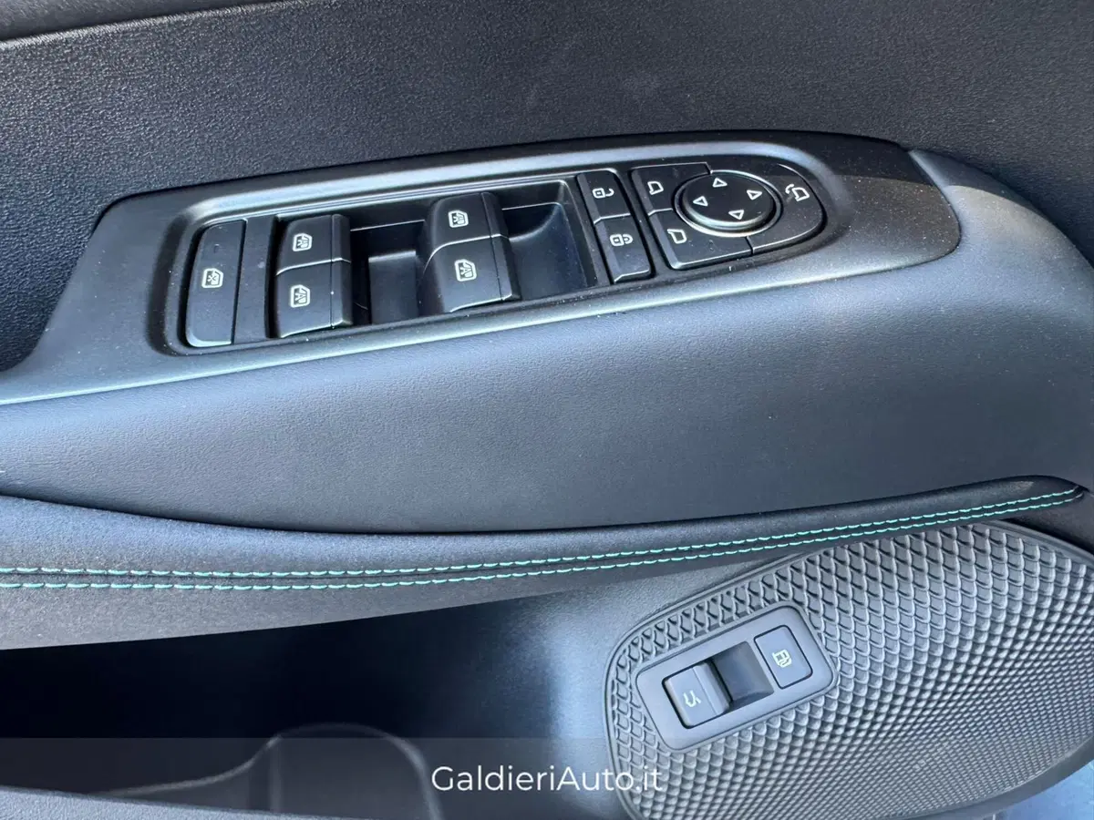 Byd Seal 6 DM-i Station Wagon nuova a Salerno (17)