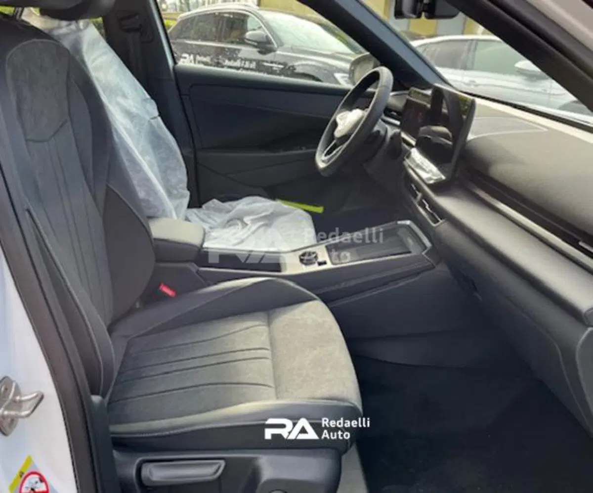 Volkswagen T-Roc nuova a Lecco (7)