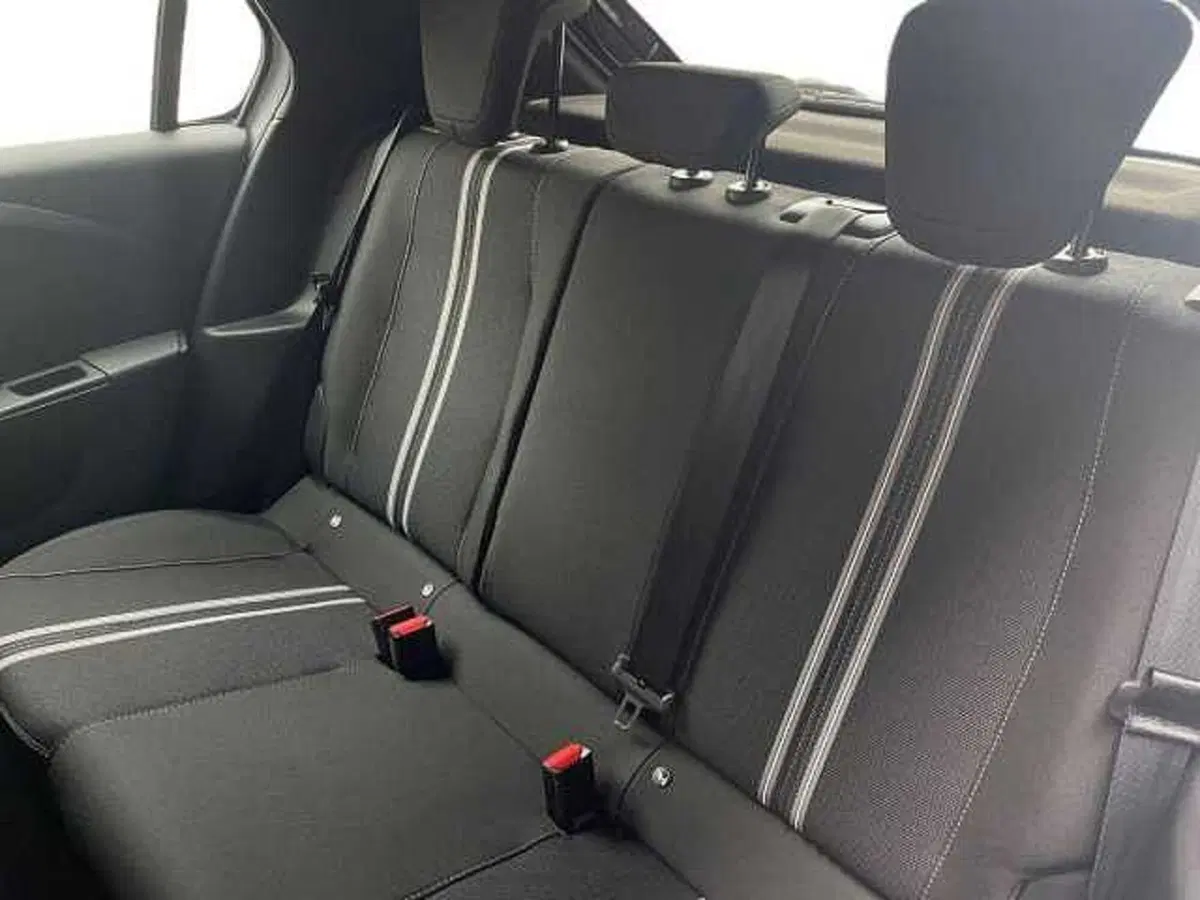 Opel Corsa nuova a Salerno (14)