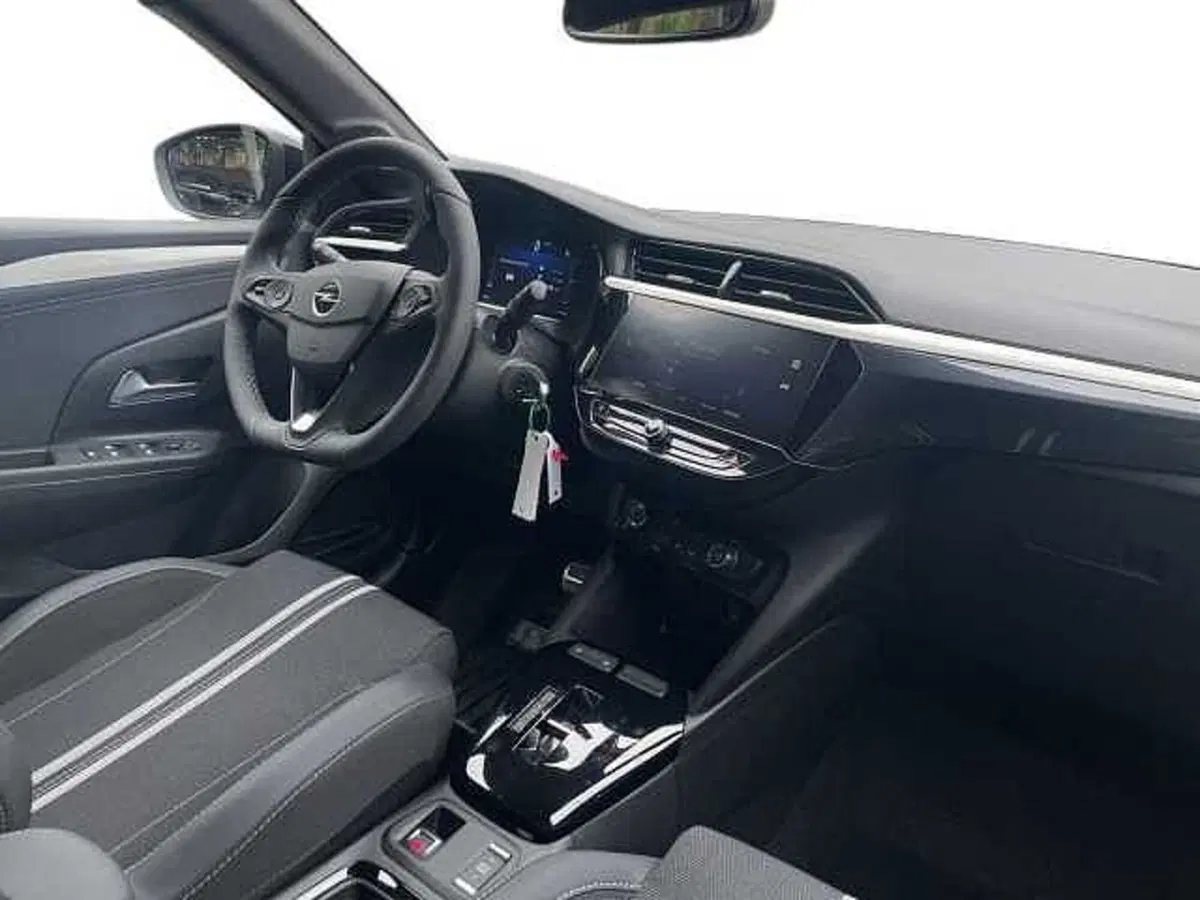 Opel Corsa nuova a Salerno (15)