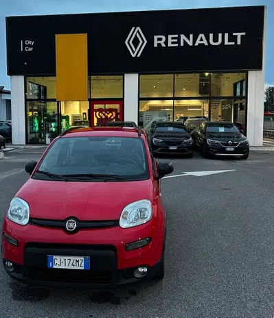 Fiat Panda 1.0 FireFly S&S Hybrid City Cross del 2022 usata a Guidonia Montecelio