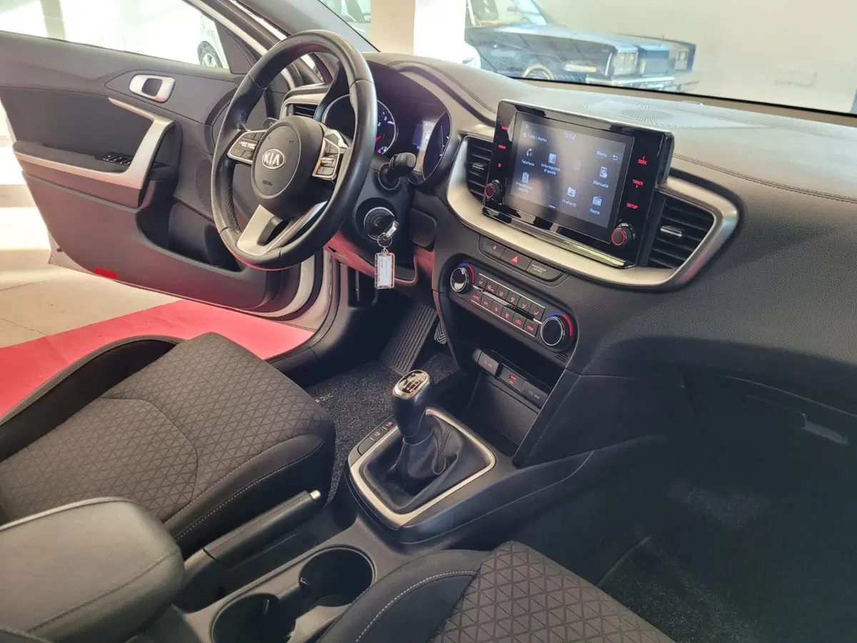 Kia XCeed usata a Rimini (11)
