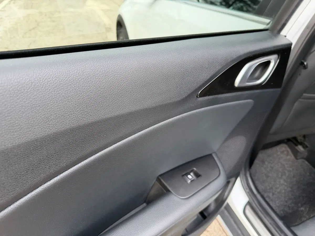 Kia XCeed usata a Rimini (18)