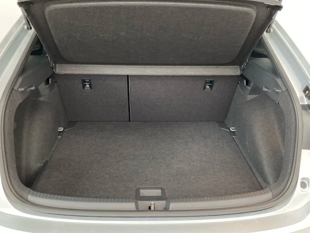 Volkswagen Taigo nuova a Lodi (10)