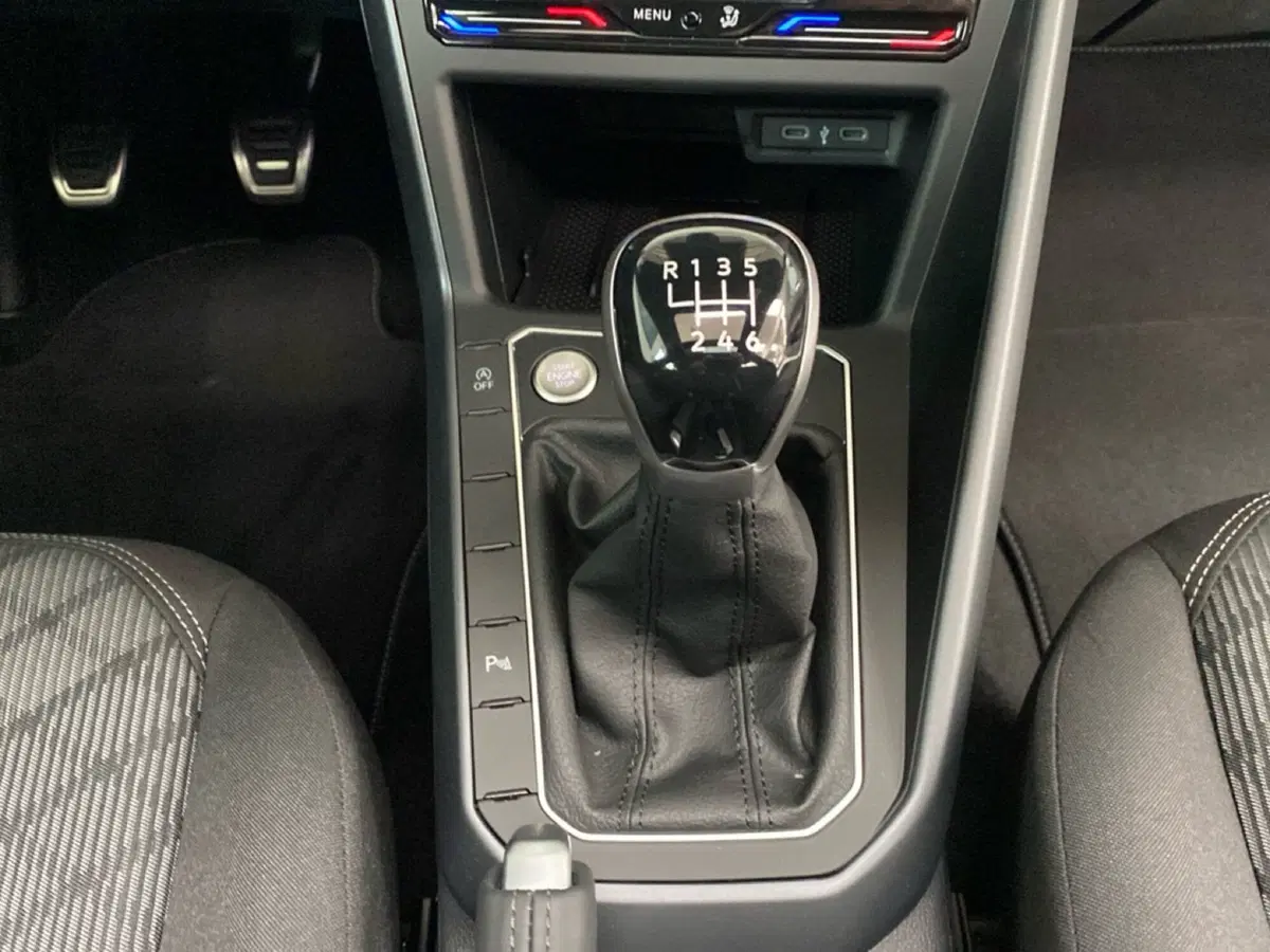 Volkswagen Taigo nuova a Lodi (12)