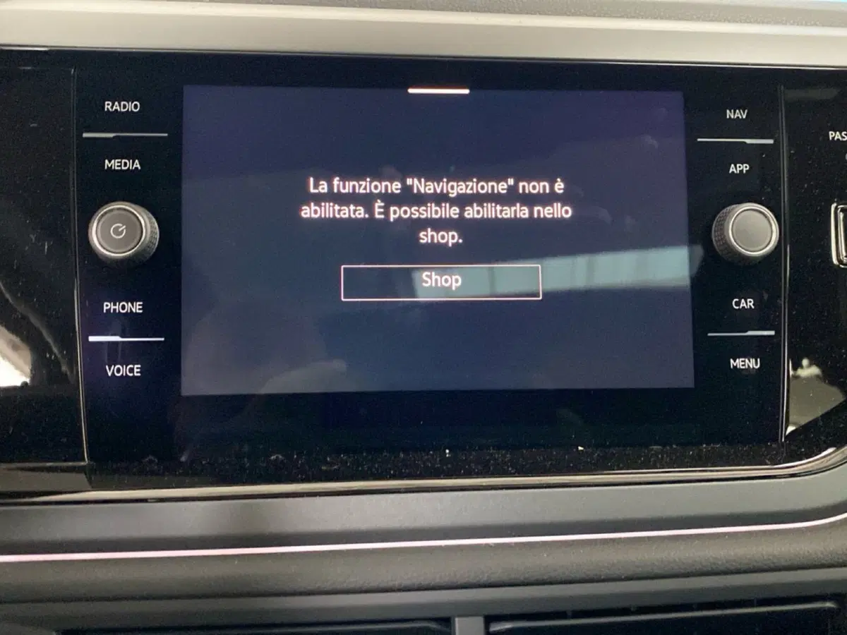 Volkswagen Taigo nuova a Lodi (16)