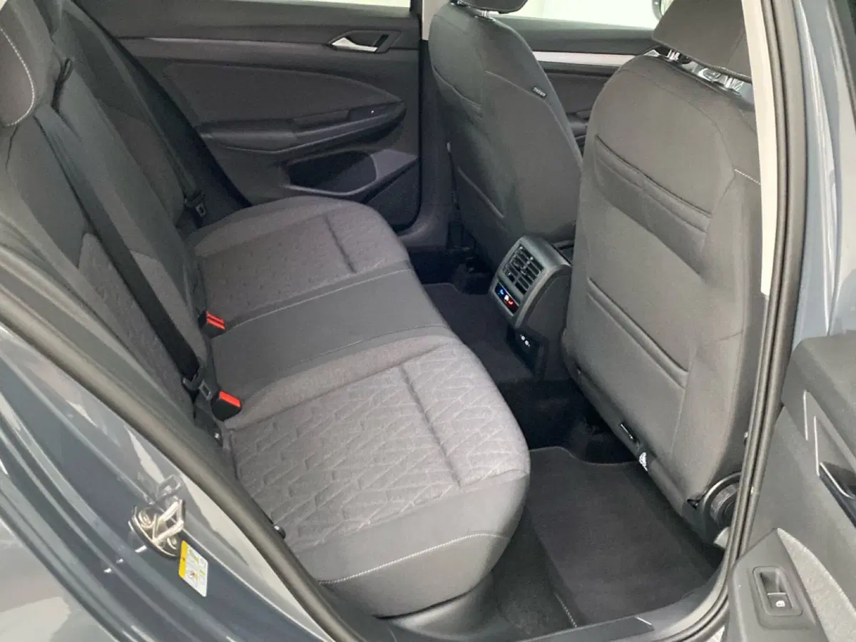 Volkswagen Golf nuova a Lodi (7)