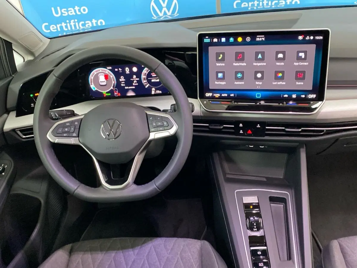 Volkswagen Golf nuova a Lodi (8)