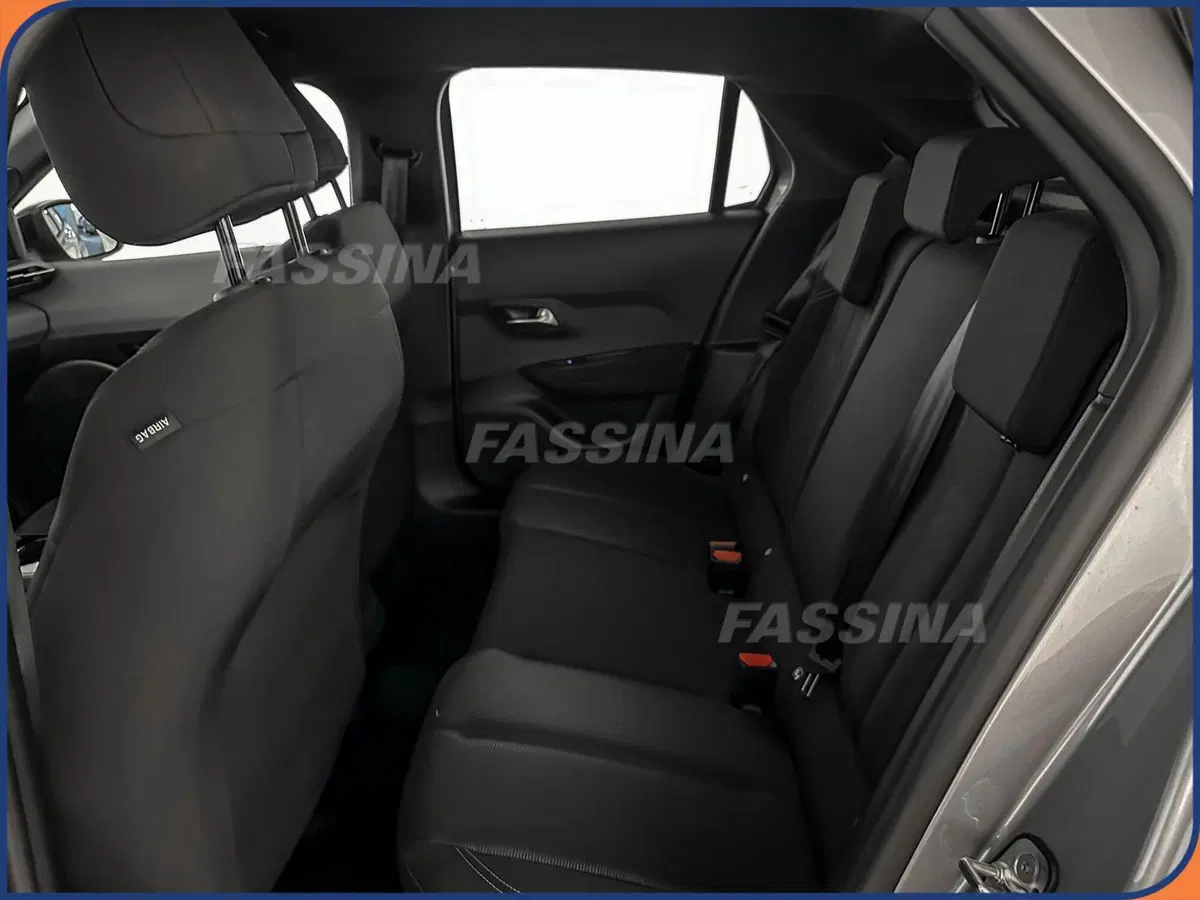 Lancia Ypsilon nuova a Milano (10)
