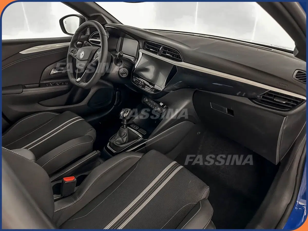 Opel Corsa nuova a Milano (12)