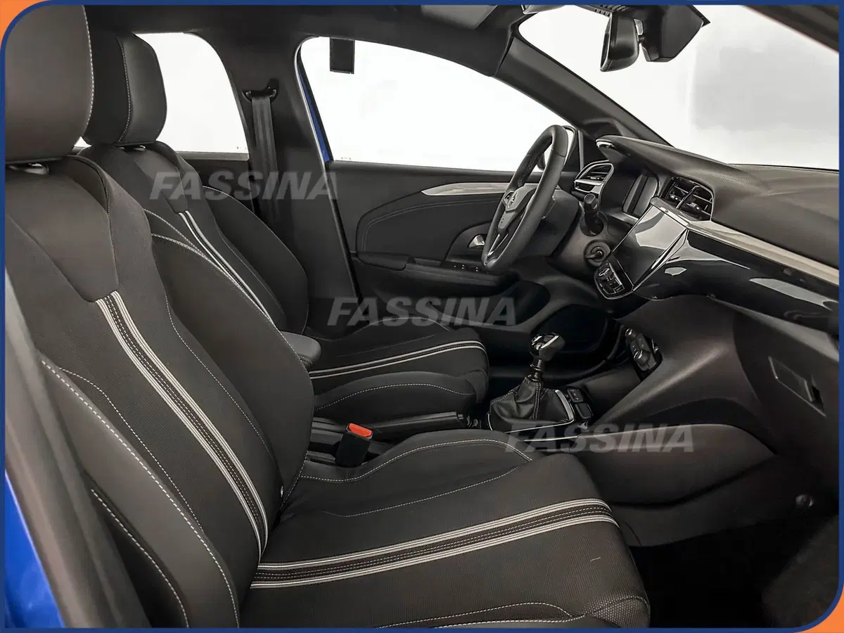 Opel Corsa nuova a Milano (13)