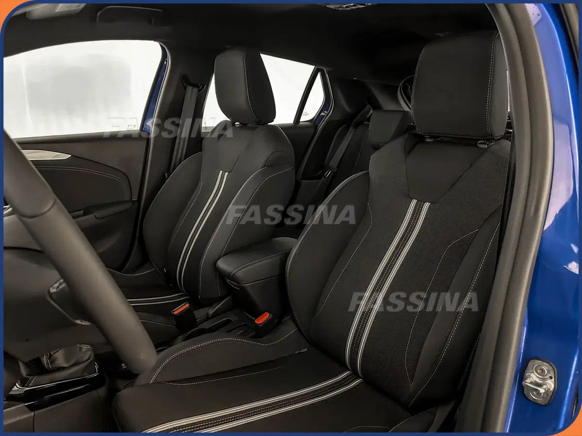Opel Corsa nuova a Milano (8)