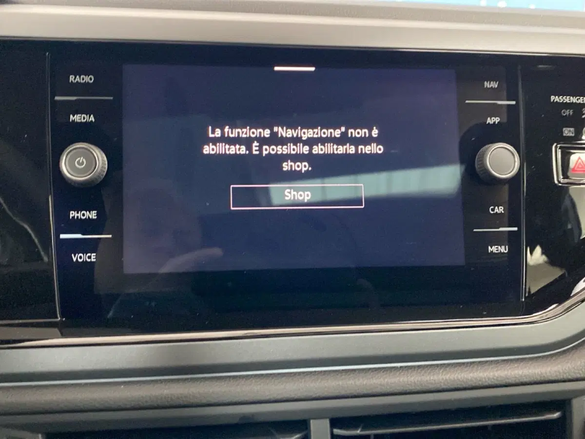 Volkswagen Taigo nuova a Lodi (16)