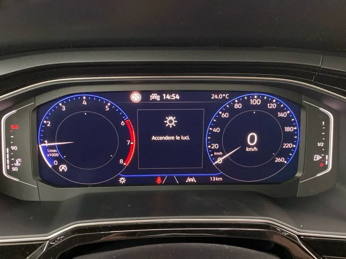 Volkswagen Taigo nuova a Lodi (18)