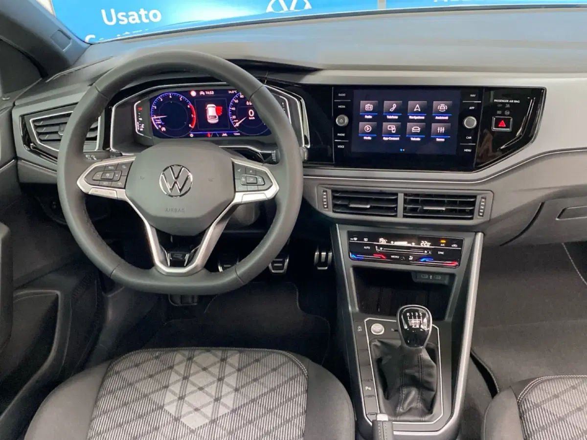 Volkswagen Taigo nuova a Lodi (8)