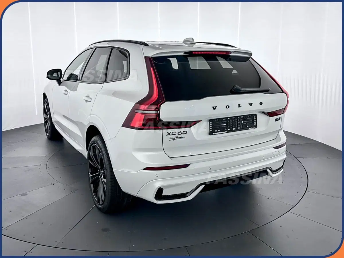 Volvo XC60 nuova a Milano (4)