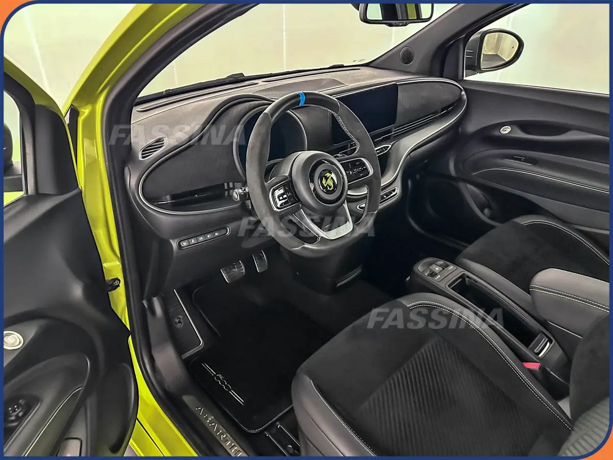 Abarth 500e usata a Milano (9)