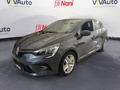 Renault Clio TCe 90 CV 5 porte Zen del 2021 usata a Massa