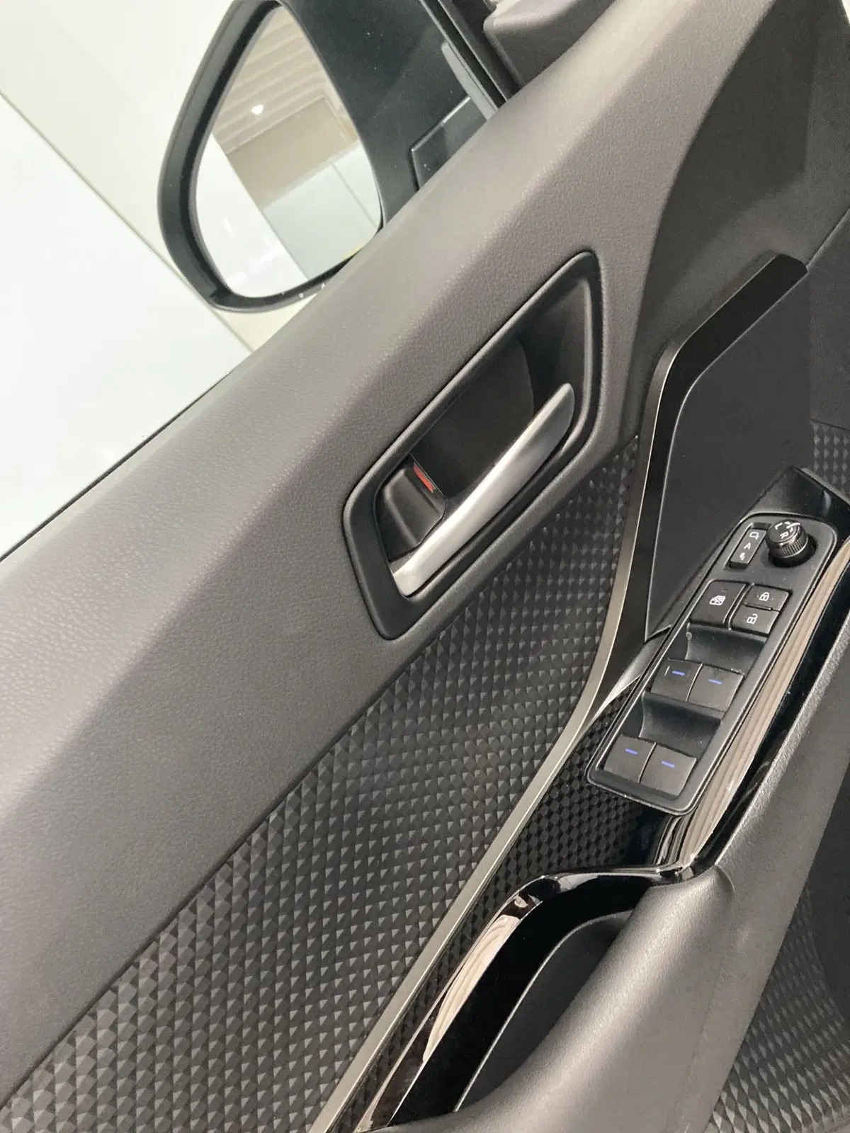 Toyota Toyota C-HR usata a Foggia (11)