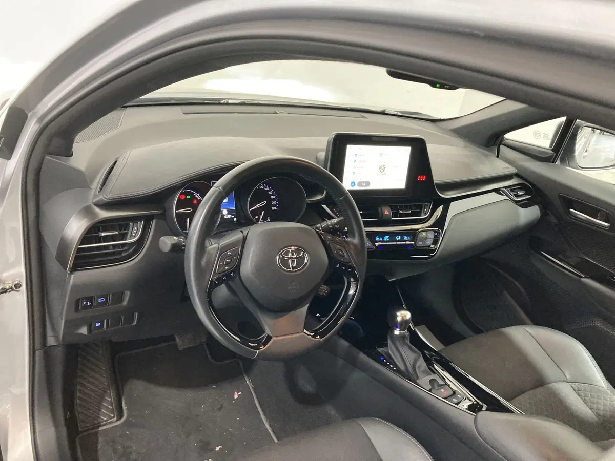 Toyota Toyota C-HR usata a Foggia (12)