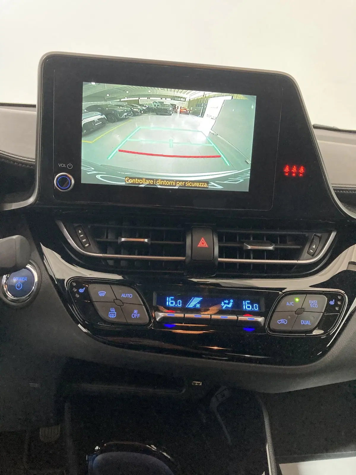 Toyota Toyota C-HR usata a Foggia (17)