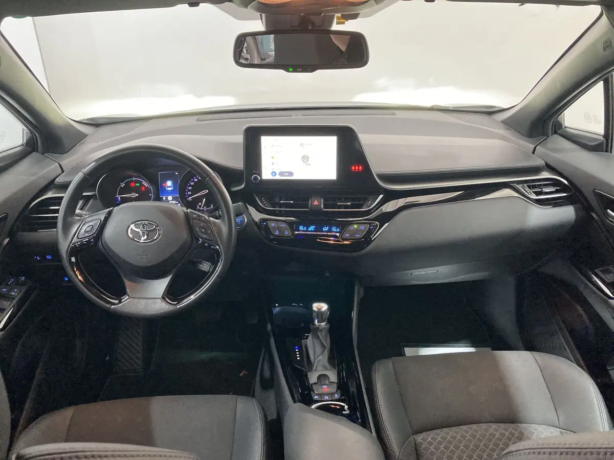Toyota Toyota C-HR usata a Foggia (18)