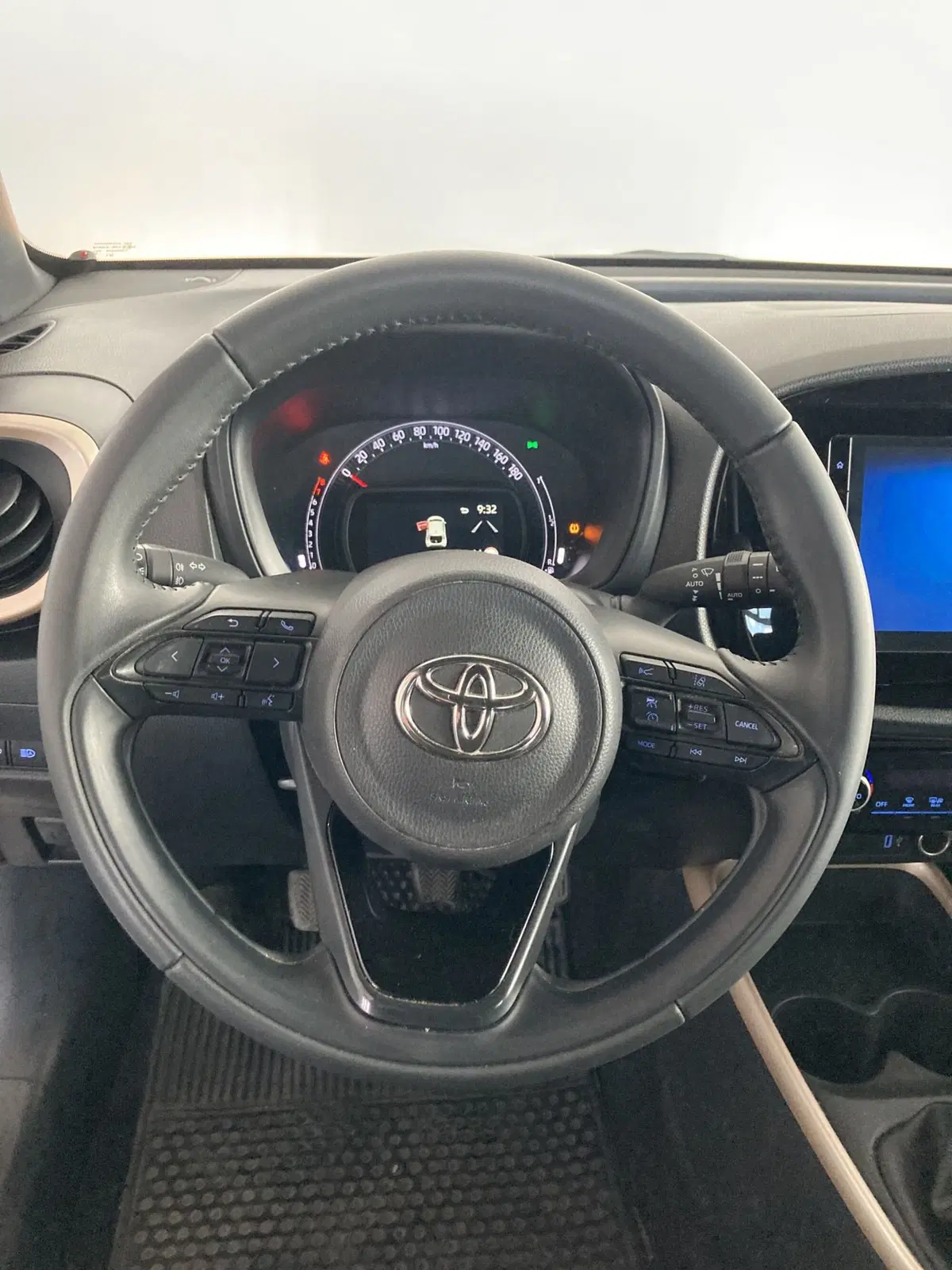 Toyota Aygo X usata a Foggia (12)