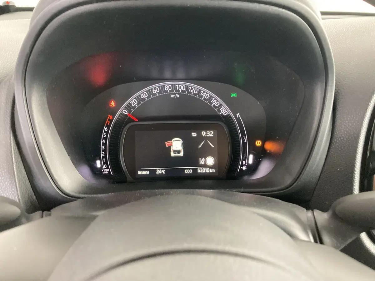 Toyota Aygo X usata a Foggia (13)
