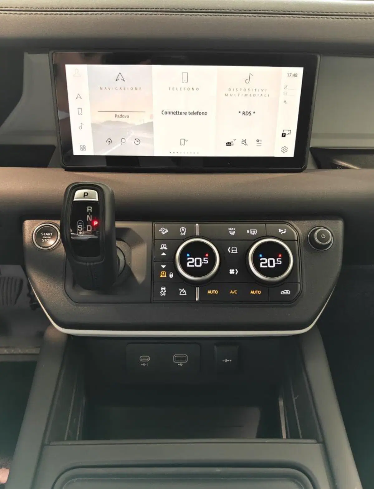 Land Rover Defender usata a Venezia (15)
