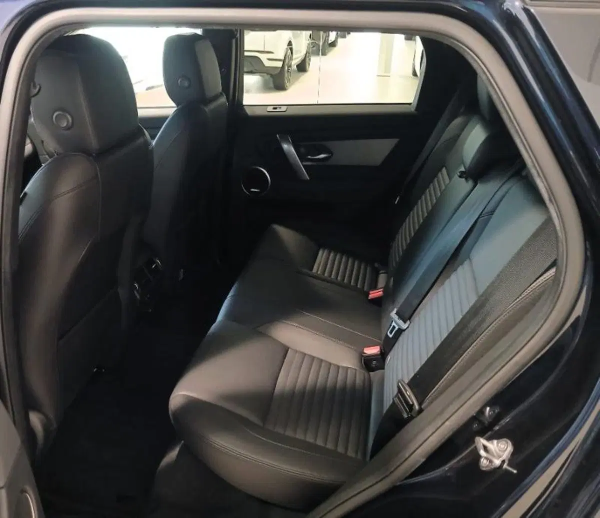 Land Rover Discovery Sport usata a Venezia (11)