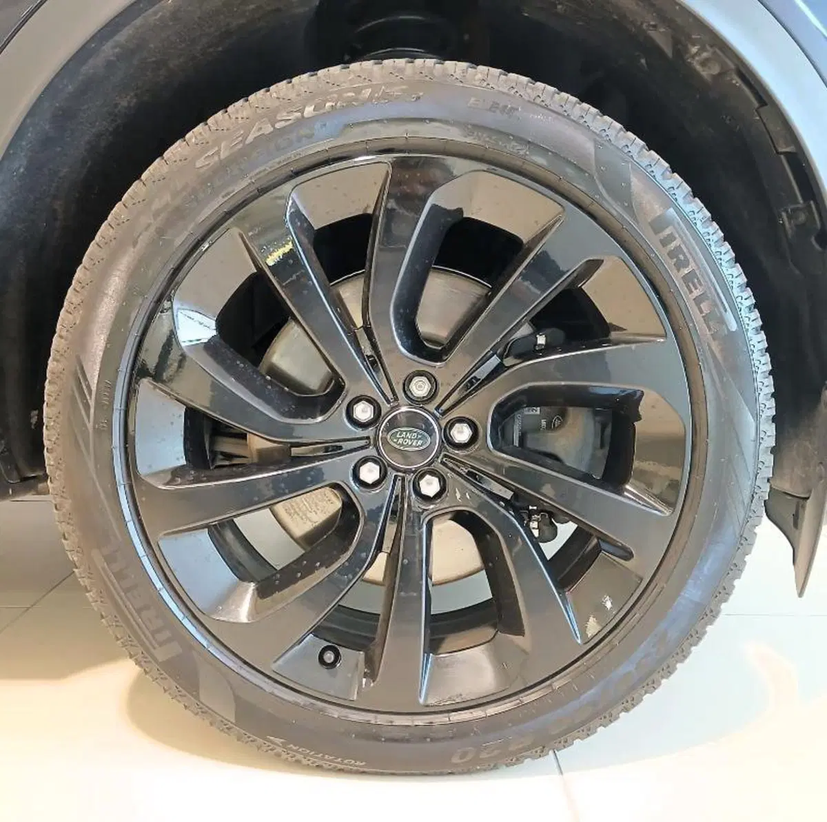 Land Rover Discovery Sport usata a Venezia (8)
