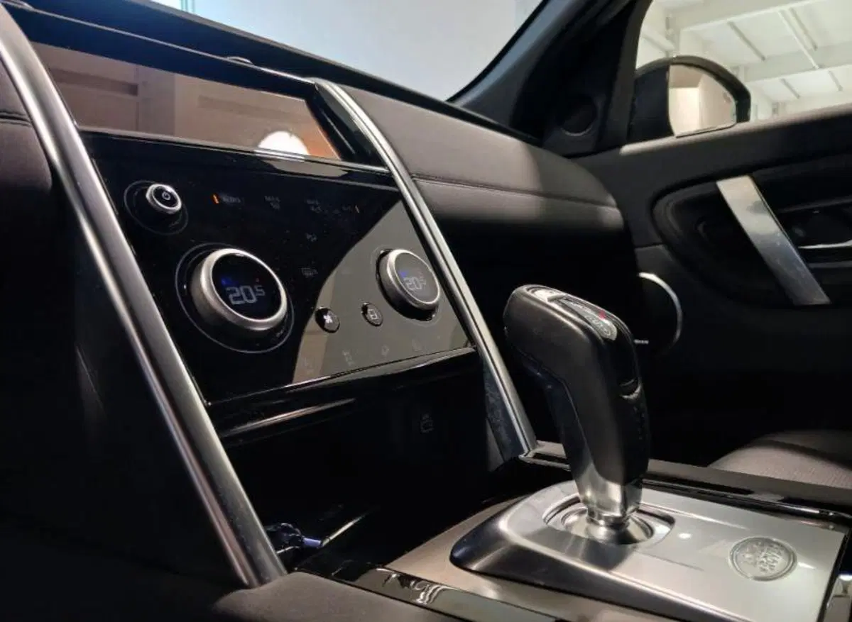 Land Rover Discovery Sport usata a Venezia (9)