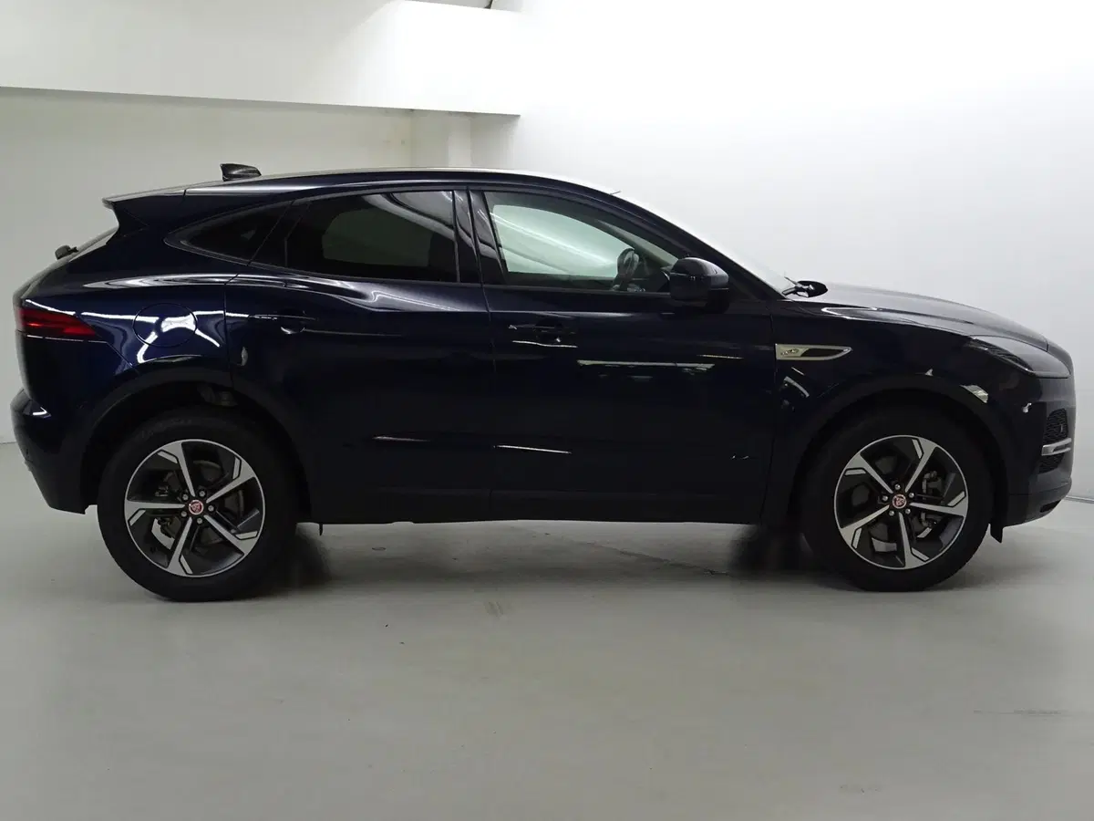 Jaguar E-Pace usata a Como (6)
