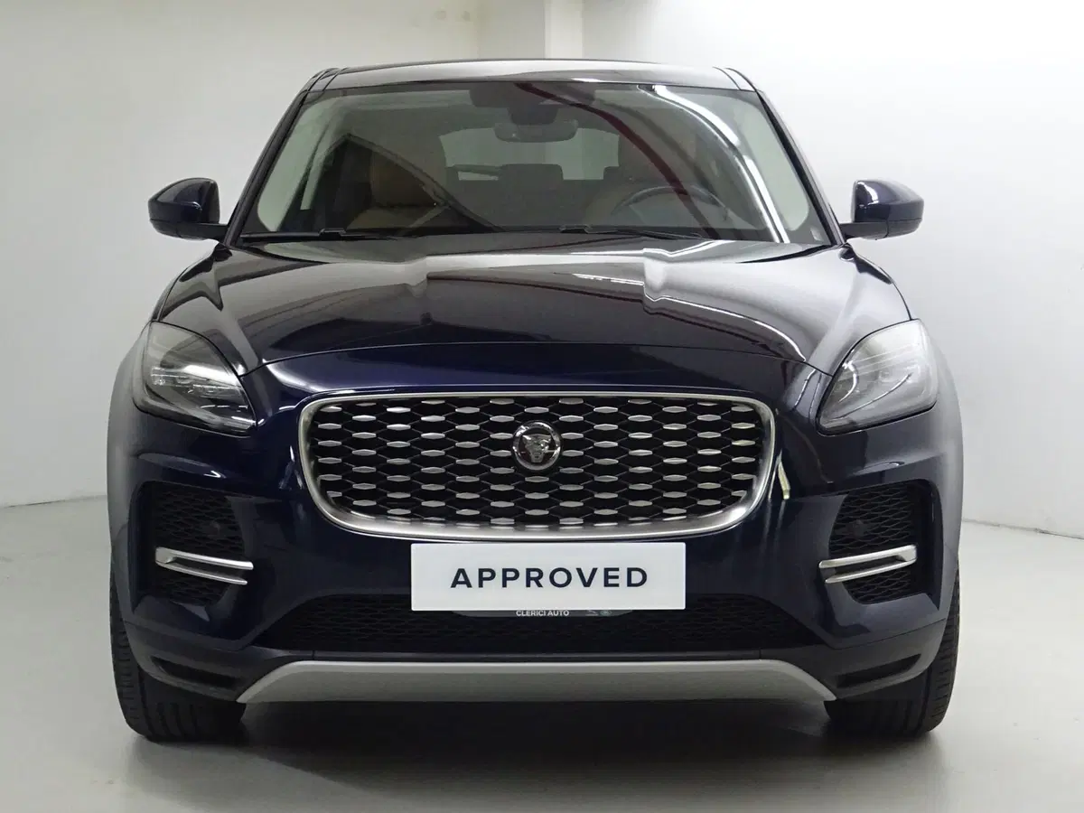 Jaguar E-Pace usata a Como (8)