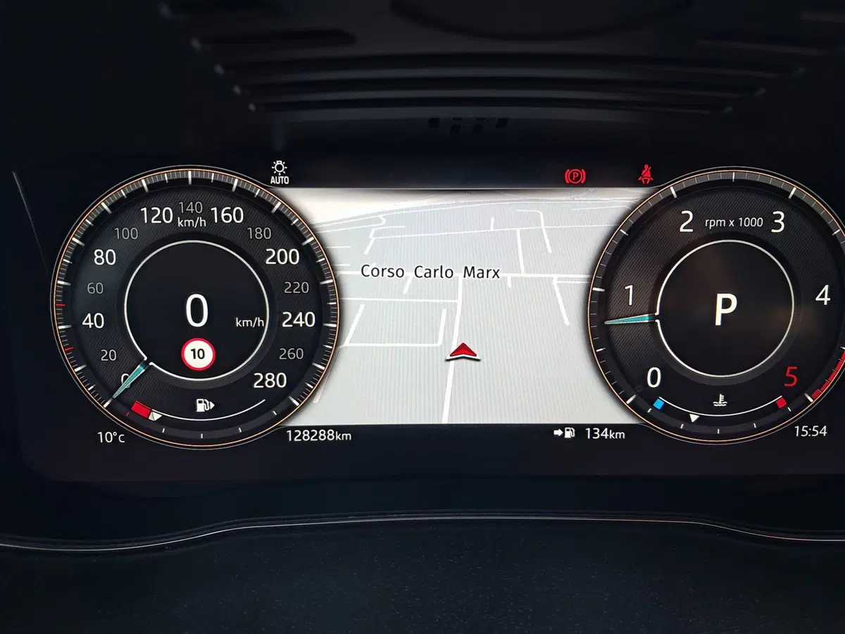 Jaguar E-Pace usata a Catania (10)