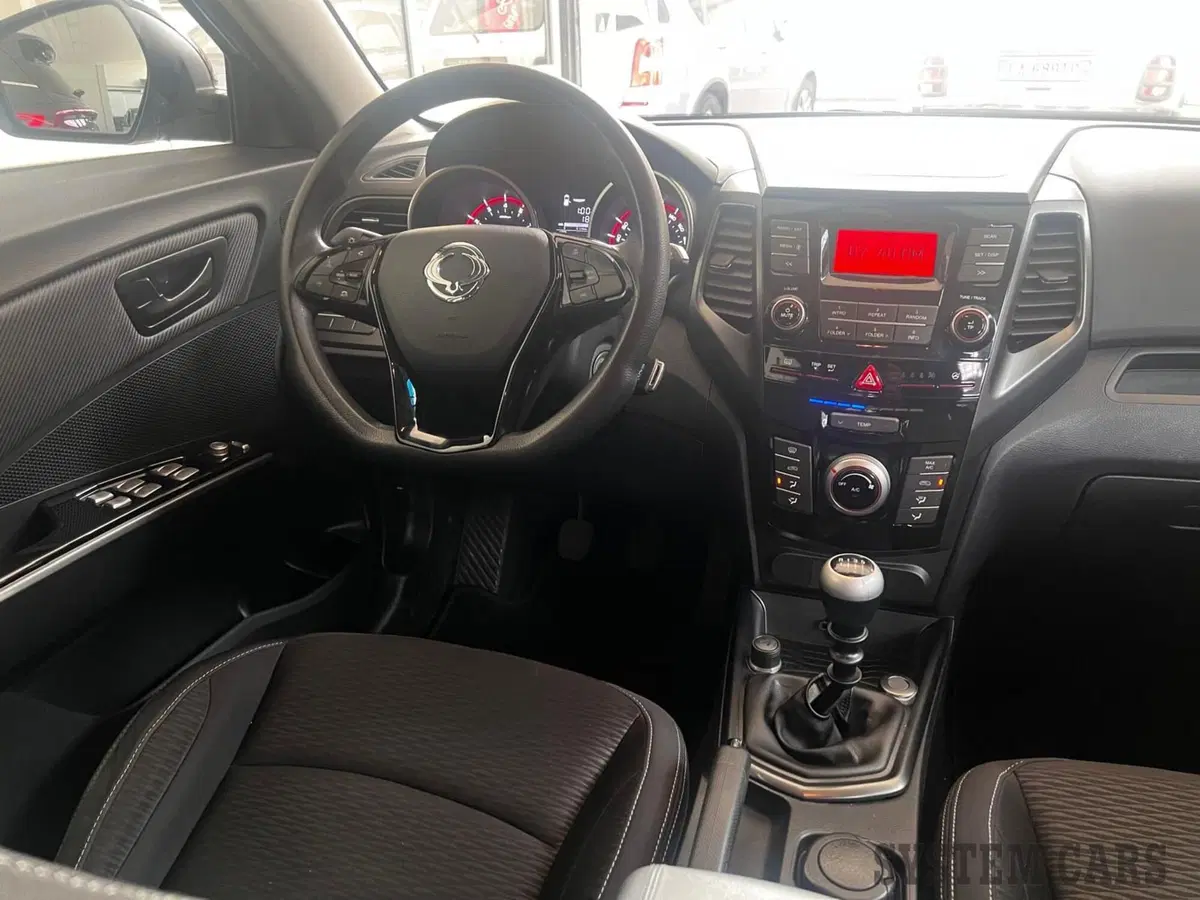 Ssangyong XLV usata a Monza e Brianza (10)